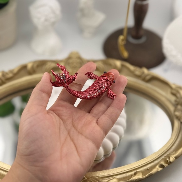 Betsey Johnson Elegant Red Fish Brooch - Picture 11 of 12